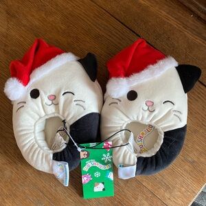 Squishmallows Santa kitty girls slippers - various sizes